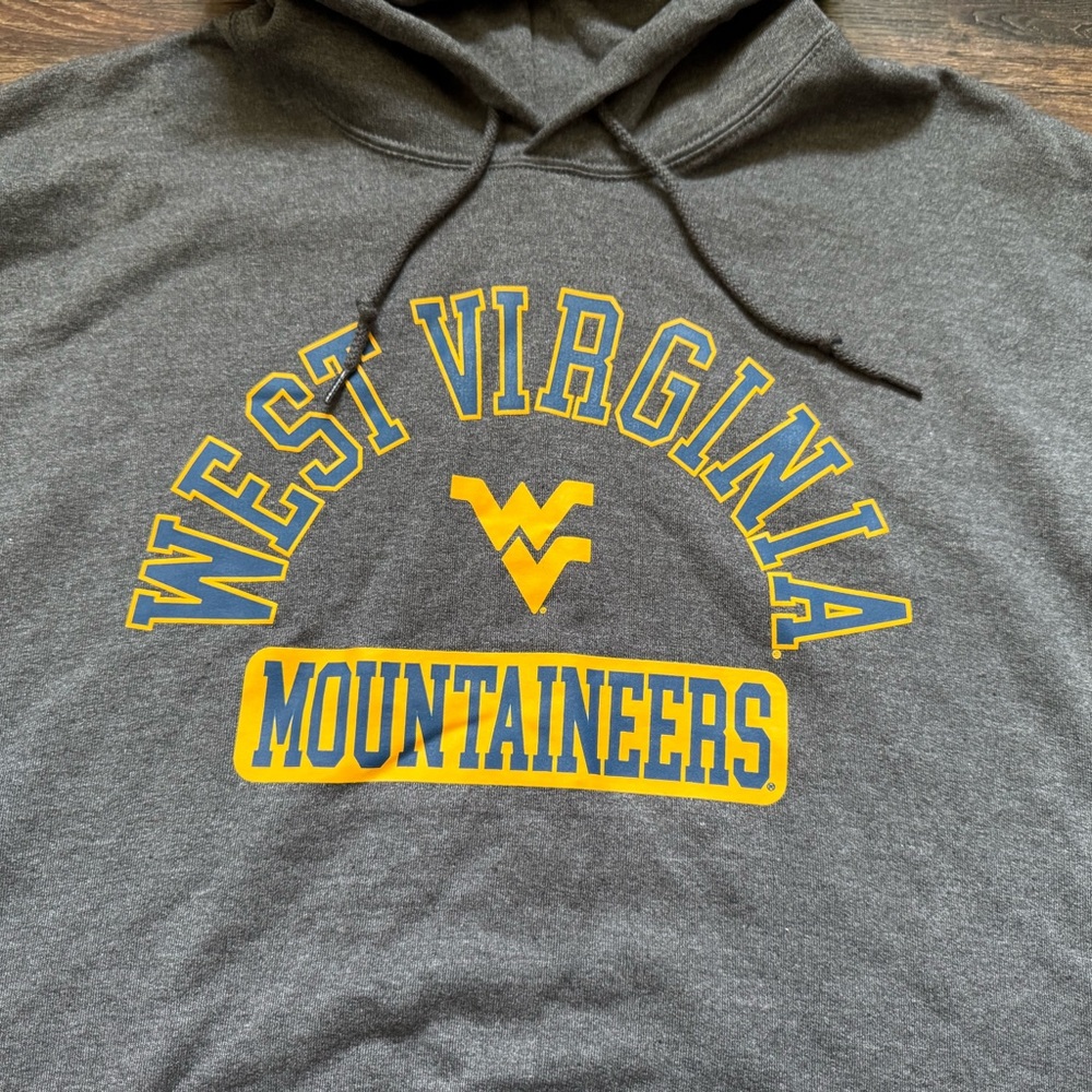 NWT West Virginia Mountaineers Gray Hoodie Sweatshirt Shirt Large